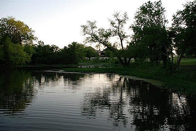 2nd image of 2571 Townlake Dr