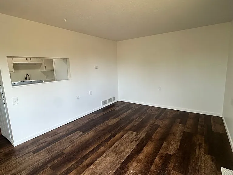 745 E Lazon Dr — Photo 17