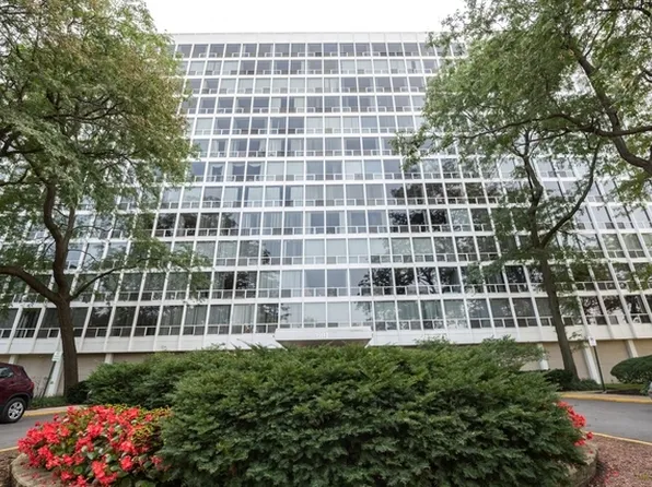 601 E 32nd St APT 1002, Chicago, IL 60616