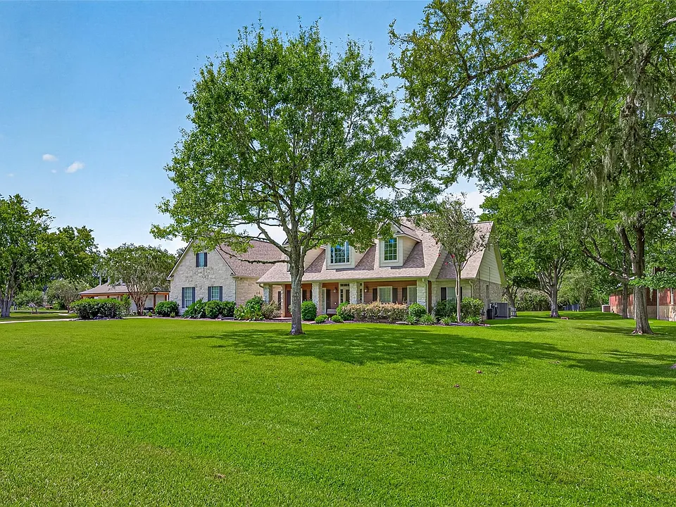 32515 Westminster Dr
