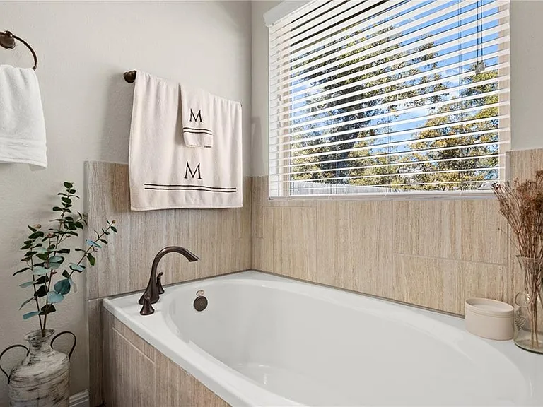 117 Beech Creek Ln — Photo 24