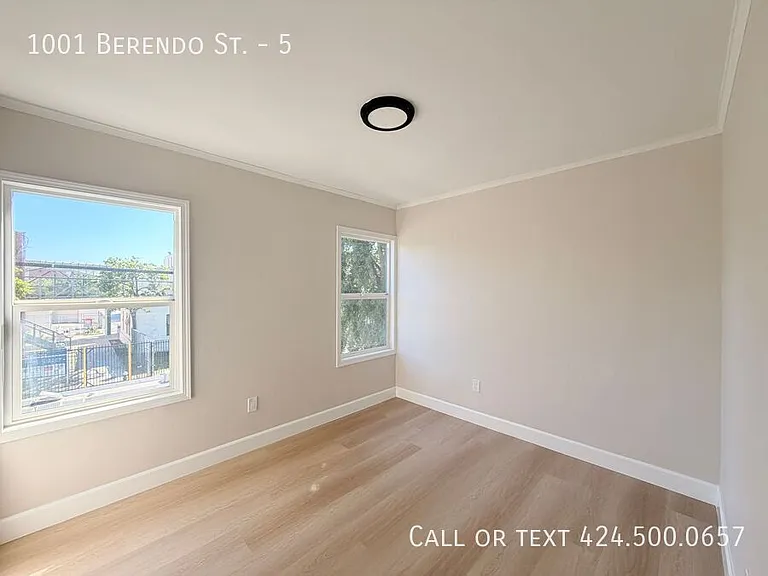 1001 N Berendo St #5 — Photo 11