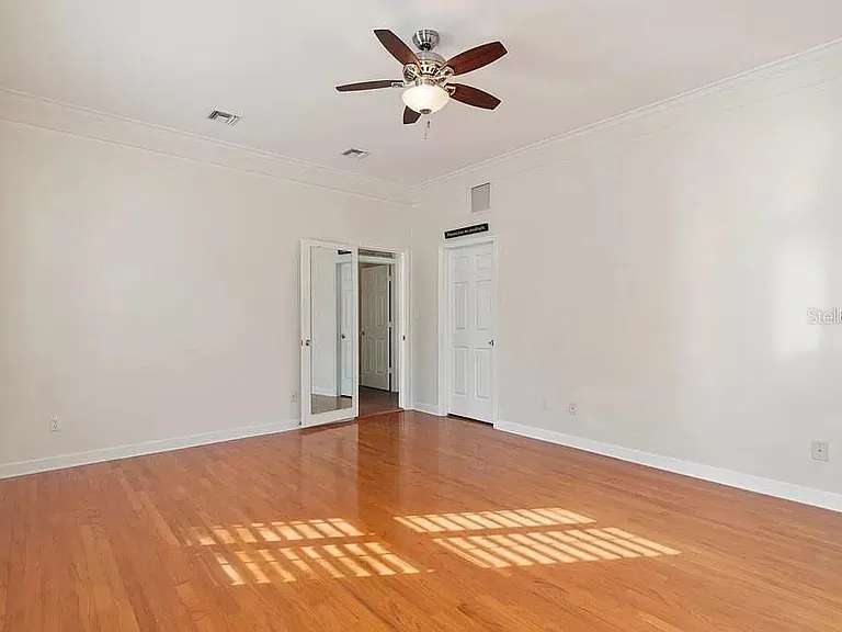 1119 Belleaire Cir — Photo 24