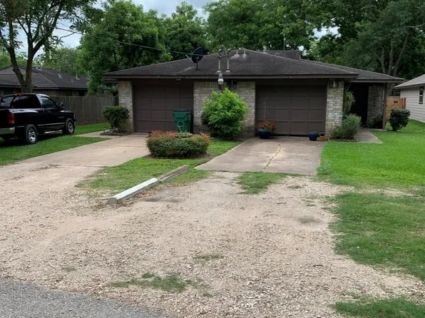 409 N Hurst Pl #411, Angleton, TX 77515