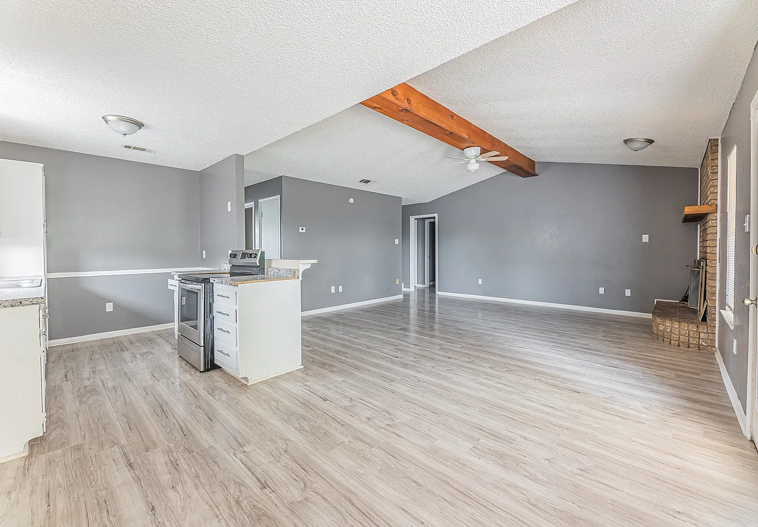 3 bed, 1128 sqft, $1,495 — Photo 4