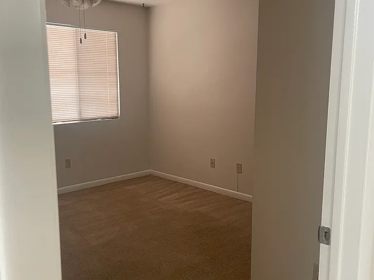 1005 E 8th St #1011 — Photo 23