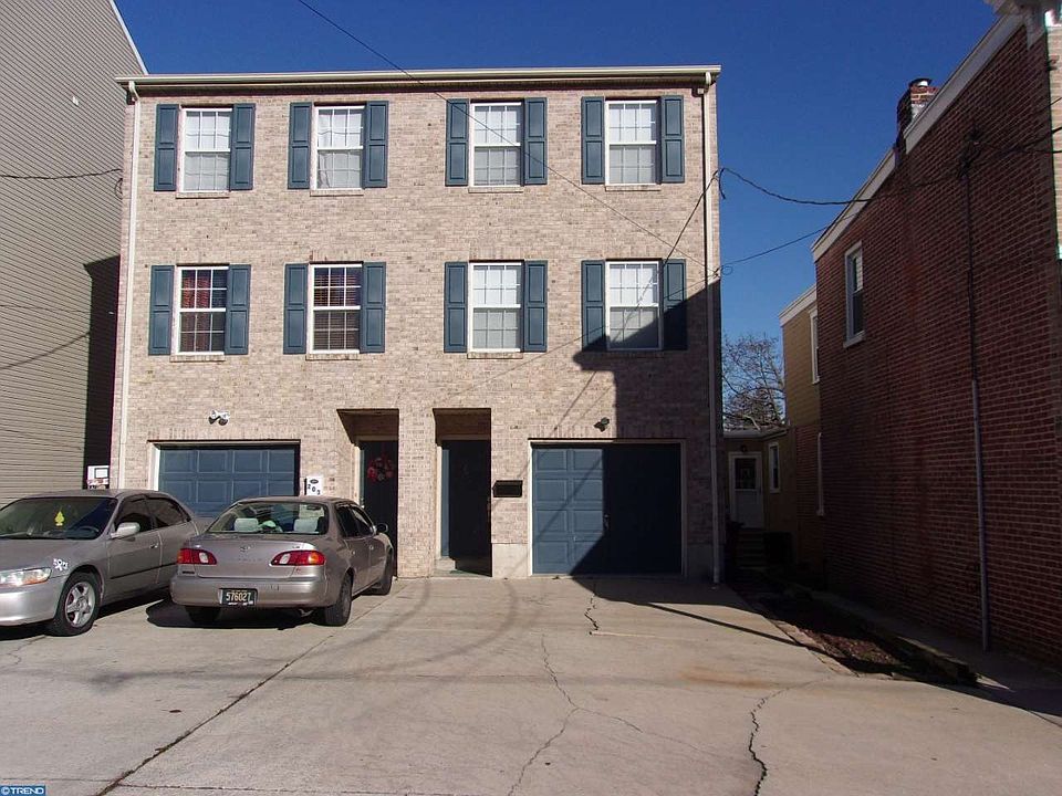 1st image of 205 8th Ave
