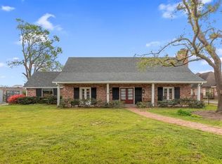 3725 Mossy Cup Dr, Lake Charles, LA 70605