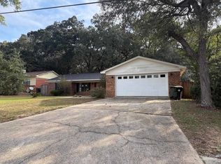 5748 Princeton Dr, Pensacola, FL 32526