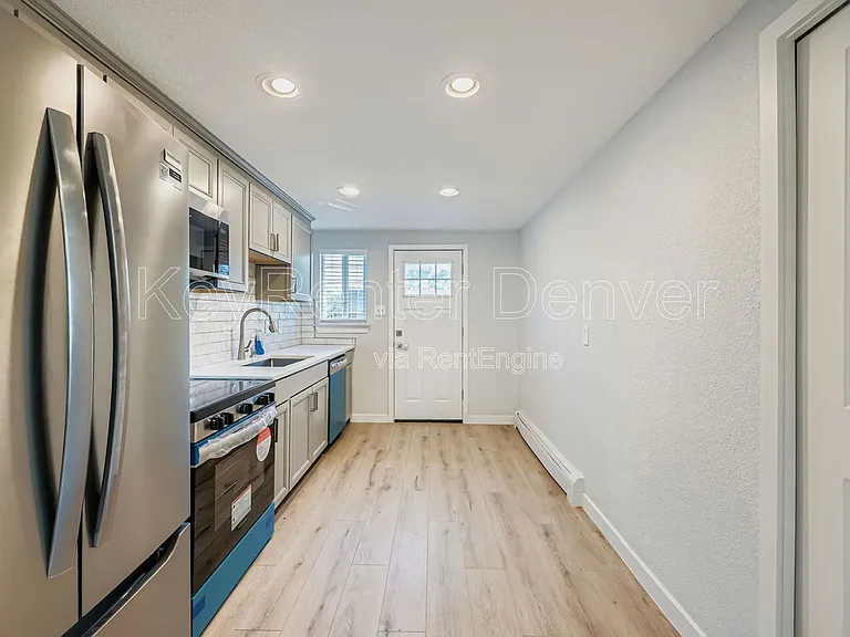 2356 S Linden Ct #C — Photo 6