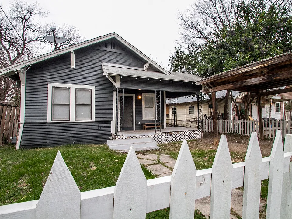 1727 Nolan St