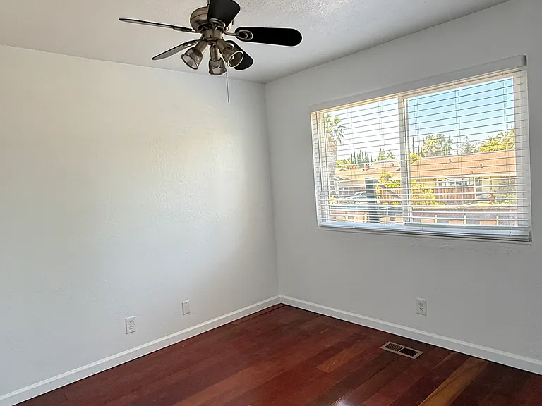 5513 Pamplona Ct — Photo 10