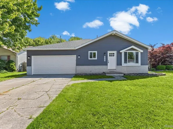 50192 Salisbury Dr, Chesterfield, MI 48047