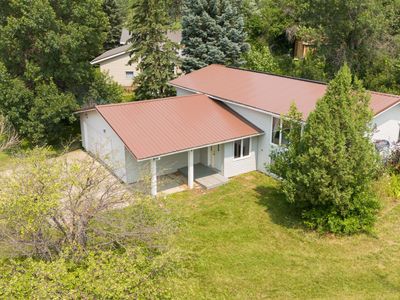 201 Yatsin Ave, Center, ND, 58530