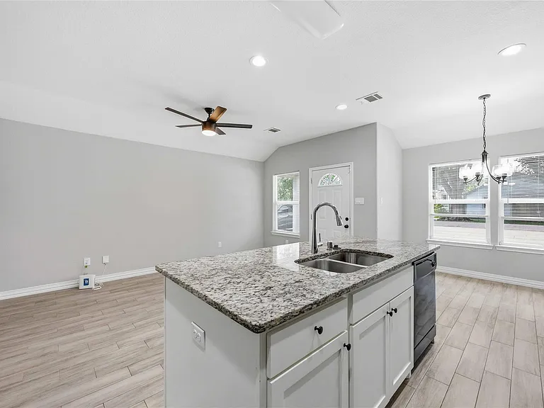 3425 Mount Pleasant St #B — Photo 10