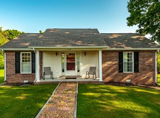 748 E College St, Greenbrier, TN 37073