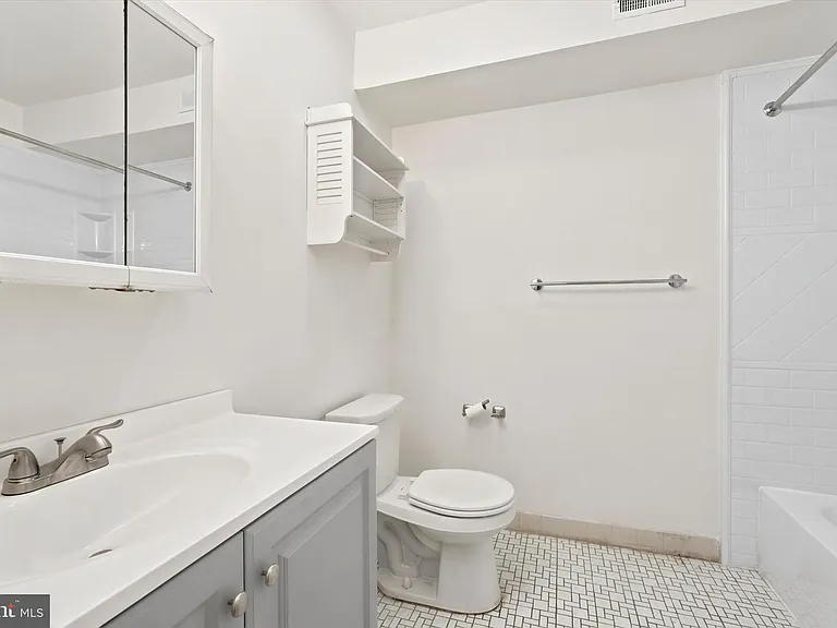 175 Parker Ave #B — Photo 11