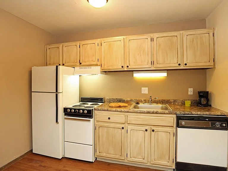 Allen House Apartments — Photo 19