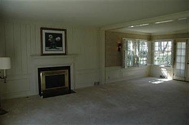 3rd image of 1418 E Melrose Dr