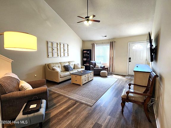 2nd image of 122 Jessie Circle