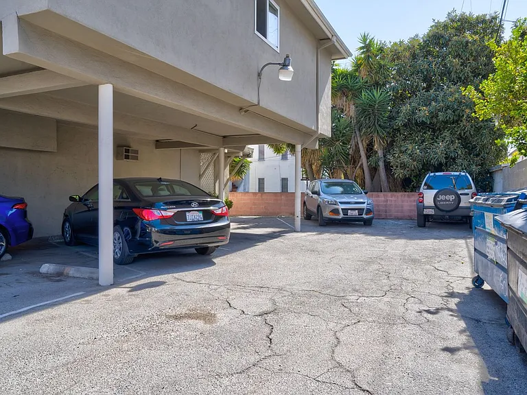 1417 S Holt Ave — Photo 4