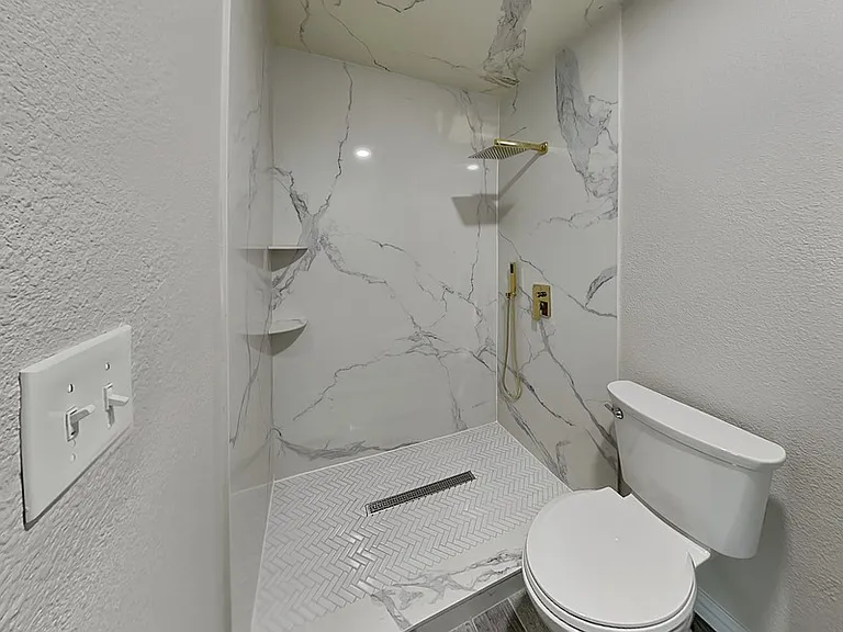 4348 Spindletree Ln — Photo 9