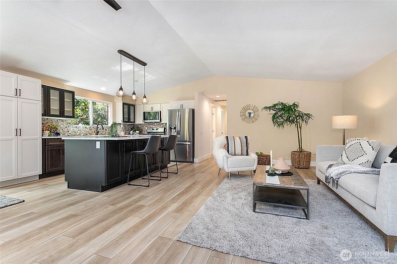 4th image of 2505 Cherry Street