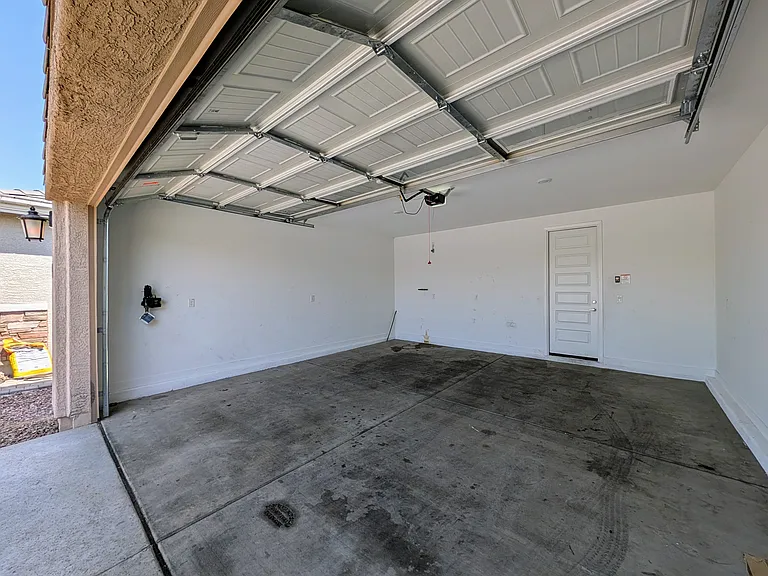 9509 W Sells Dr — Photo 25