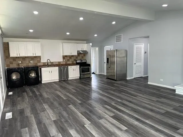 17422 Walter St — Photo 3