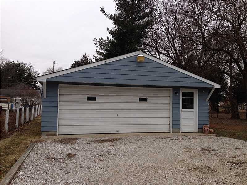 2nd image of 606 Huber Dr