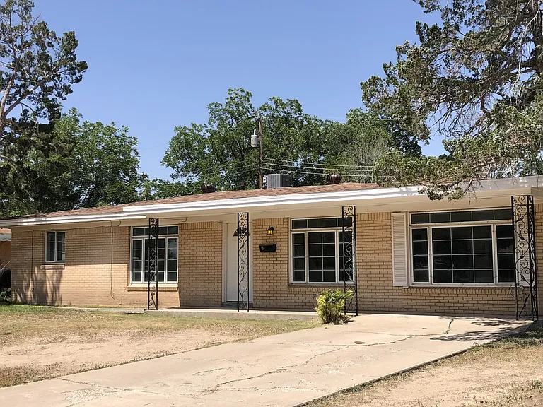 8 Aspen Pl — Photo 1