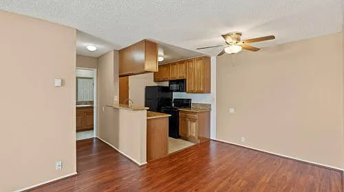 Vista Apartments — Photo 15