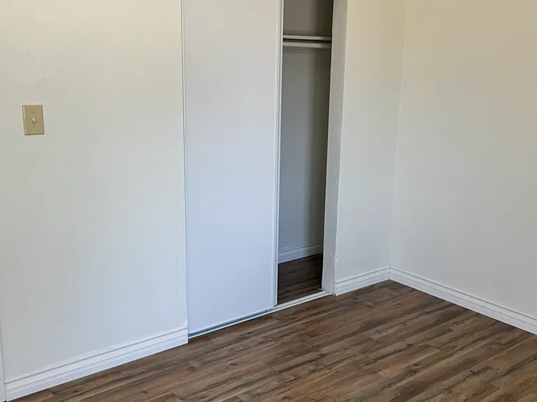 15509 Amar Rd — Photo 10