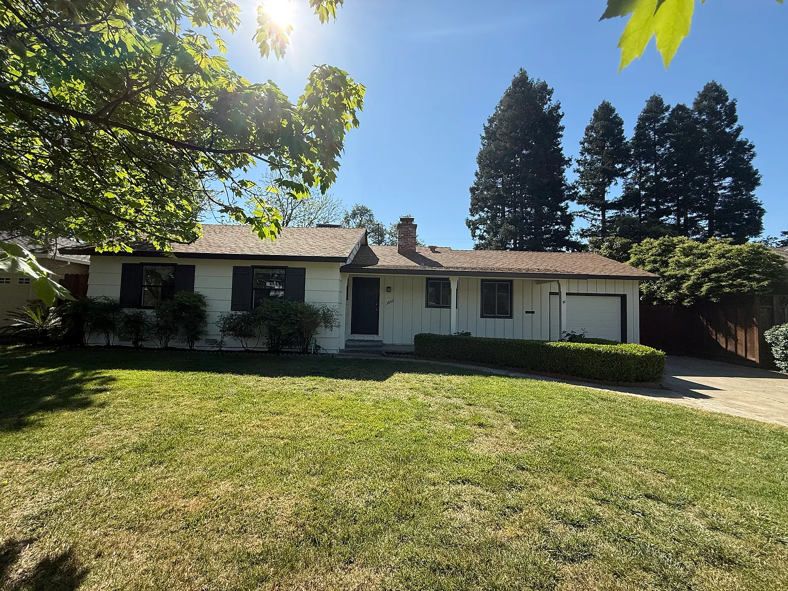 3840 El Ricon Way photo 1