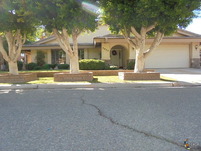 1st image of 2025 Fairway Dr