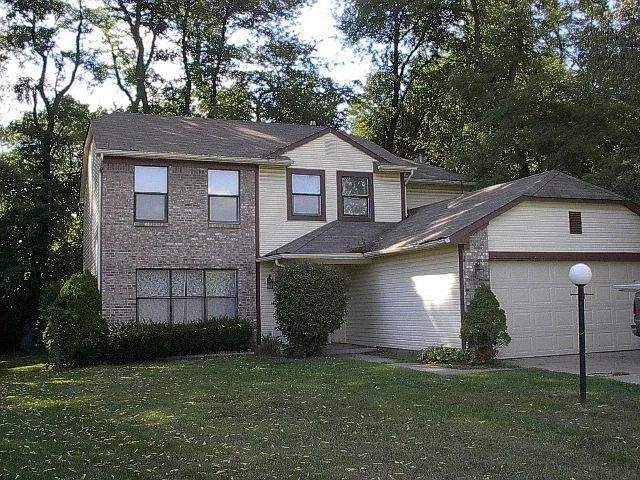 2818 Granada Cir W photo 1