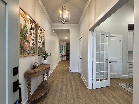 4th image of 9256 Villas Ct