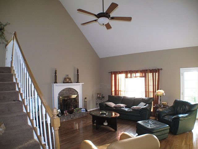 2nd image of 168 S Gibbs Rd