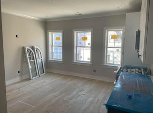 537 Newbury St #2, Boston, MA 02215