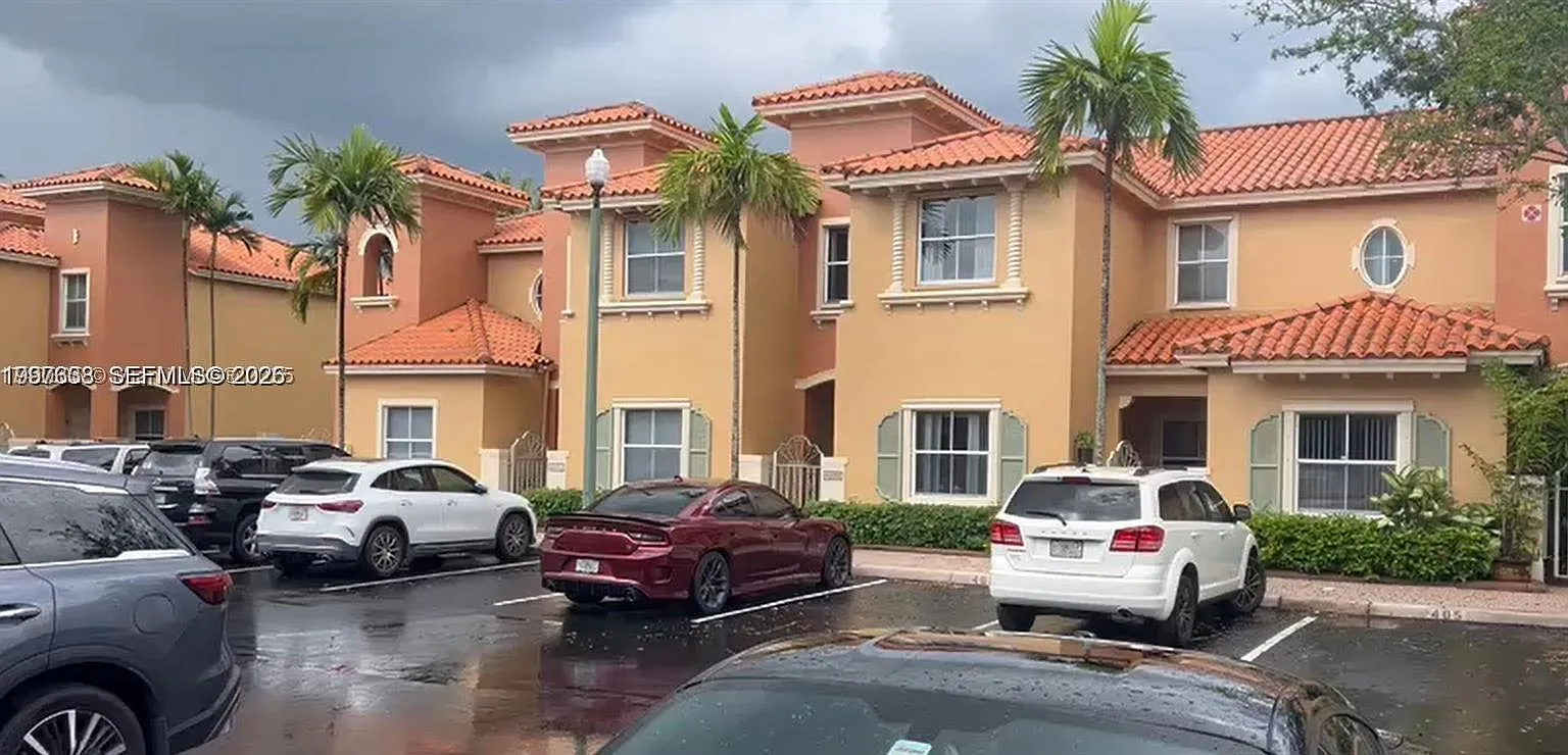 3 bed, 1382 sqft, $2,650 — Photo 1