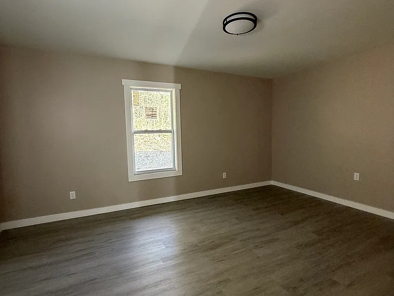 312 W 5th North St #3 — Photo 8