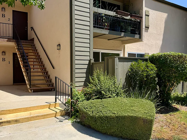 25715 Hogan Dr #B1 — Photo 1
