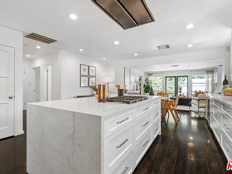 4460 Stansbury Ave — Photo 20