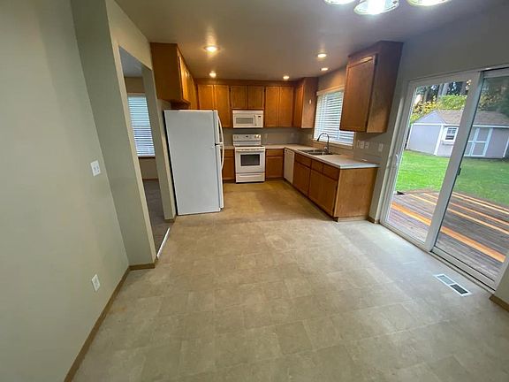 5th image of 8307 205th Street Ct E