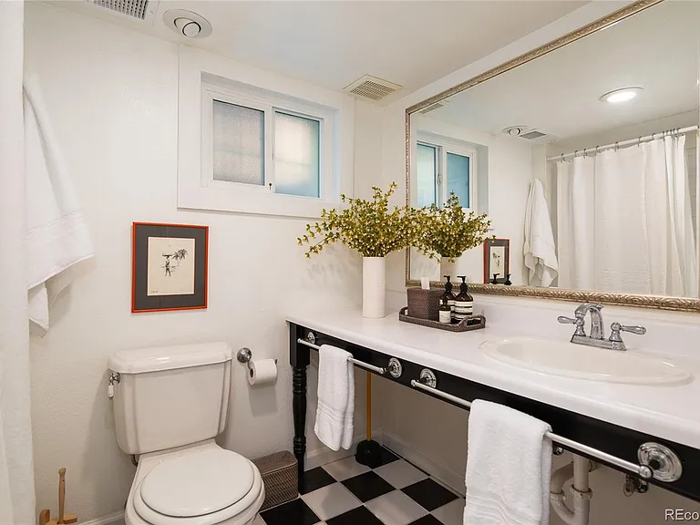 470 S Williams St — Photo 12