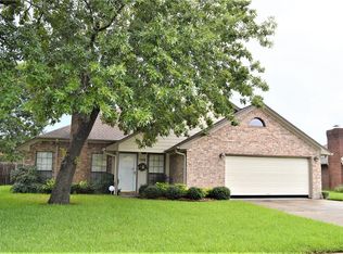 109 Bumelia St, Lake Jackson, TX 77566