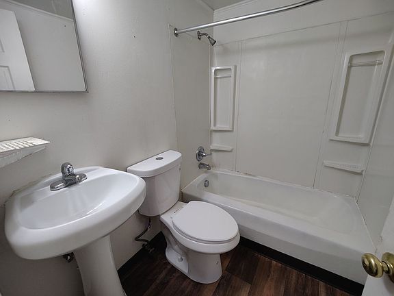 5th image of 742 Ohio Ave APT 2