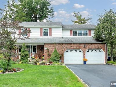 517 Marion Ln, Paramus, NJ, 07652