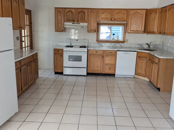 (undisclosed Address), Somerville, MA 02145