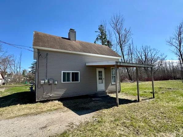 1117 Mackinaw Ave, Cheboygan, MI 49721